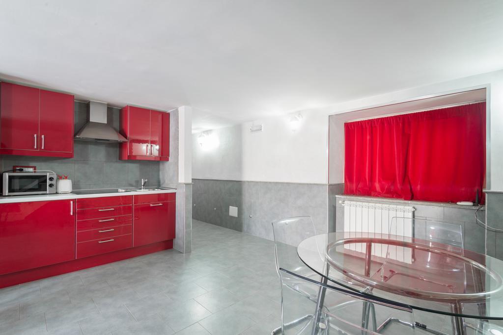 Angioini Aparthotel *