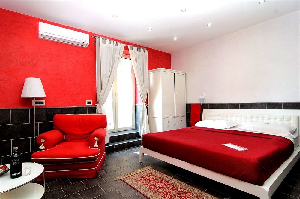 Angioini Aparthotel