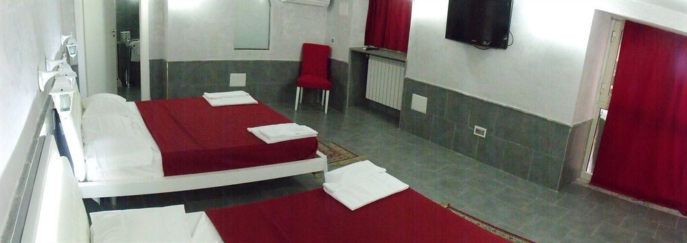 Aparthotel Angioini